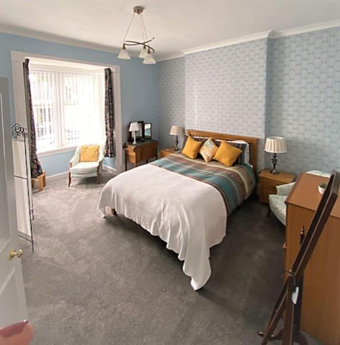 St John'S Flat Spacious Accomodation Dalry  Exterior photo