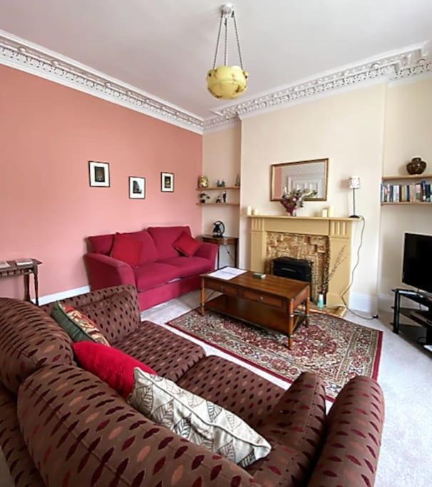 St John'S Flat Spacious Accomodation Dalry  Exterior photo